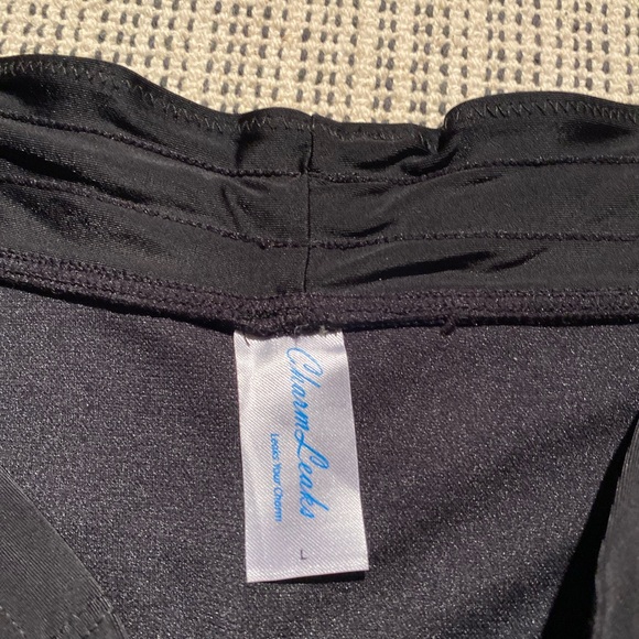 NWT Charmed Leaks Swim Shorts, Black, Size L - Picture 3 of 5